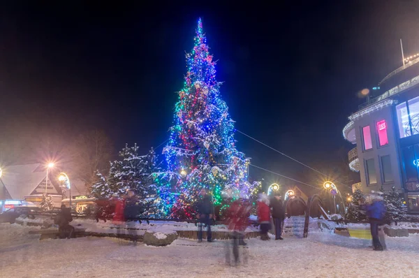 Zakopane Польща Грудня 2021 Різдвяне Дерево Вулиці Krupowki Головна Міська — стокове фото