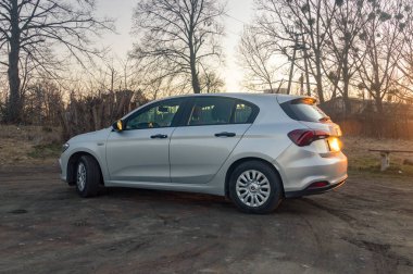 Pruszcz Gdanski, Polonya - 12 Mart 2022: Fiat Tipo 5 kapı hatchback. Fiat Tipo, Fiat Egea olarak da bilinir..