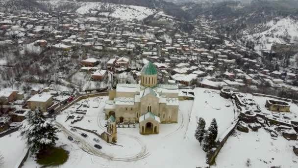 Vuele Sobre Catedral Bagrati Kutaisi Georgia — Vídeos de Stock