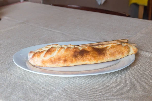 Smaczny Khachapuri Tradycyjny Gruziński Chleb — Zdjęcie stockowe