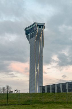 Zeda Bashi, Gürcistan - 19 Mart 2022: Kutaisi Uluslararası Havalimanı Kontrol Kulesi (IATA: KUT, ICAO: UGKO).