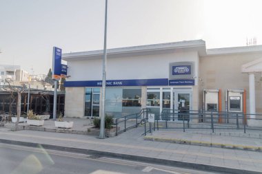 Paphos, Kıbrıs - 2 Nisan 2022: Yunan Bankası Şubesi.