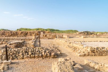Paphos, Kıbrıs - 2 Nisan 2022: Dünya Mirası sahası Nea Pafos 'taki kalıntılar. Nea Paphos antik şehrinin kalıntıları..