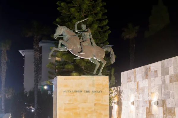Paphos Chipre Abril 2022 Monumento Ecuestre Alejandro Magno Por Noche — Foto de Stock