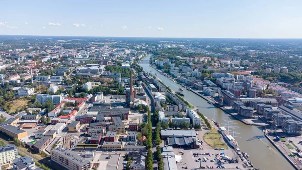 Turku, Finlandiya - 5 Ağustos 2021: Turku şehrinde hava manzarası.