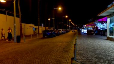 Paphos, Kıbrıs - 2 Nisan 2022: Paphos Akdeniz seti gece.