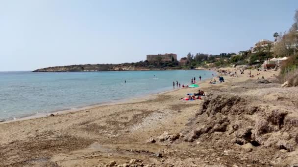 Peyia Cipro Aprile 2022 Veduta Panoramica Della Spiaggia Sabbia Della — Video Stock