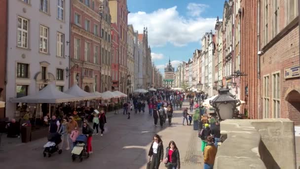 Гданьск Польша Мая 2022 Года Переполненный Знаменитый Длинный Переулок Старом — стоковое видео