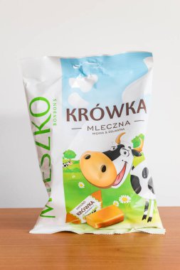 Pruszcz Gdanski, Polonya - 6 Mayıs 2022: Bir sürü Mieszko küçük ineği, Polonya şekerlemesi.