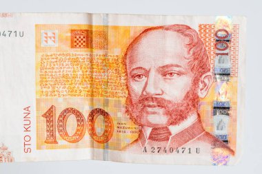 Pruszcz Gdanski, Polonya - 26 Mayıs 2022: İvan Mazuraniç 'in portresi 50 HRK Hırvat kuna banknotunda. Ivan Mazuraniç Hırvat şair, dilbilimci, avukat ve siyasetçiydi..