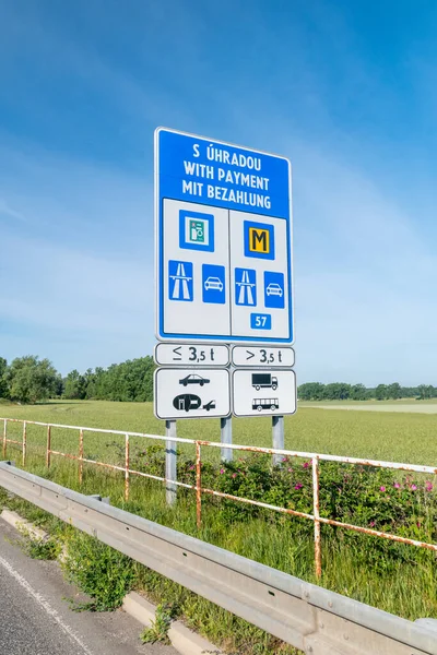 Дорожній Знак Показує Оплачувані Дороги Словаччині — стокове фото