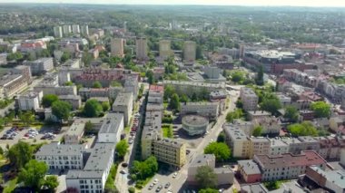Rybnik, Polonya - 30 Mayıs 2022: Rybnik şehir merkezinde hava manzarası.