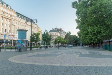 Bratislava, Slovakya - 31 Mayıs 2022: Hviezdoslavovo adlarının akşam manzarası (Hviezdoslav Meydanı).