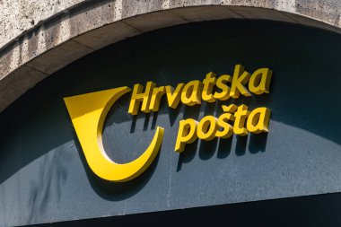 Zagreb, Hırvatistan - 2 Haziran 2022: Hırvatistan Cumhuriyeti ulusal posta operatörü Hırvat Posta Logosu.