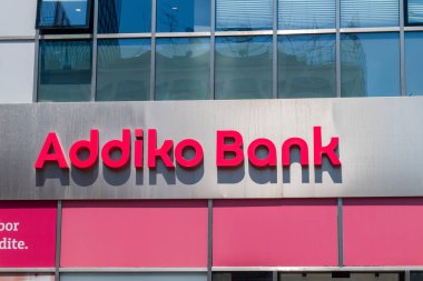 Zagreb, Hırvatistan - 2 Haziran 2022: Logo ve Addiko Bank imzası. Addiko Bank, Avusturyalı bir bankacılık grubu..