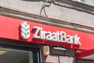 Saraybosna, Bosna-Hersek - 3 Haziran 2022: Ziraat Bankası logosu ve imzası.