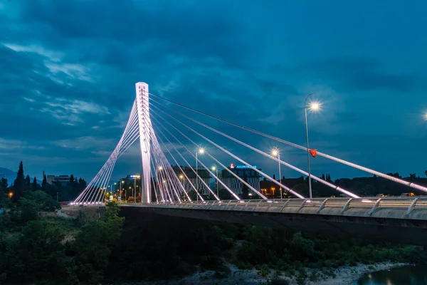 Подгорица Черногория Июня 2022 Года Освещенный Мост Миллениум Через Реку — стоковое фото