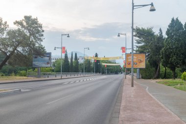 Podgorica, Karadağ - 4 Haziran 2022: Blaza Jovanovica köprüsüne bakın.