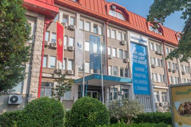 Podgorica, Karadağ - 4 Haziran 2022: Karadağ Üniversitesi Ekonomi Fakültesi (Karadağ: Ekonomski fakultet Univerziteta Crne Gore).