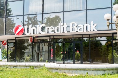 Saraybosna, Bosna-Hersek - 3 Haziran 2022: UniCredit Bank ofisi.