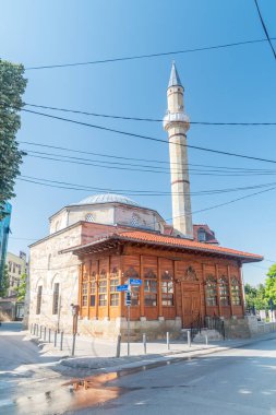 Priştine, Kosova - 5 Haziran 2022: Jashar Paşa Camii Kosova 'nın başkentinde bir cami.
