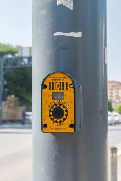 Pristina Kosovo June 2022 Button Traffic Light Pedestrians — ストック写真