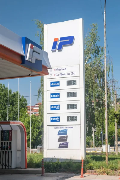 Pristina Kosovo Juni 2022 Treibstoffpreisschild Der Tankstelle — Stockfoto