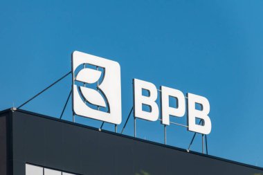 Priştine, Kosova - 5 Haziran 2022: BPB bankasının logosu.