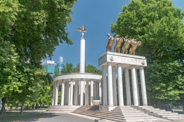 Üsküp Kuzey Makedonya Haziran 2022 Tarihi Savaşçılar Parkı Nda Düşen — Stok fotoğraf