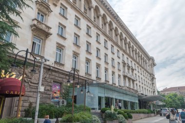 Sofya, Bulgaristan - 6 Haziran 2022: Sofya Hotel Balkan, Bulgaristan 'ın başkentinde lüks bir otel.