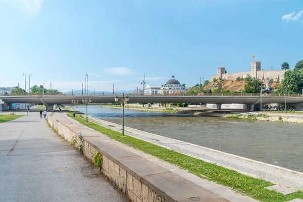 Skopje North Macedonia June 2022 Vardar River Bridge Skopje — ストック写真