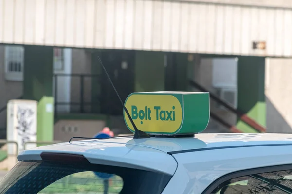 Debrecen งการ นายน 2022 โลโก และเคร องหมายบน Bolt Taxi — ภาพถ่ายสต็อก