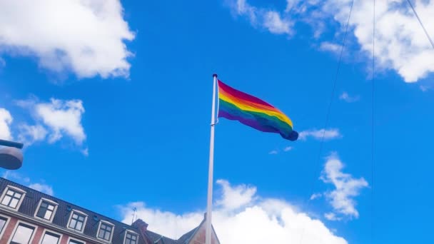 Regenbogenfahne Ein Symbol Für Die Lgbt Community Die Regenbogenfahne Ist — Stockvideo