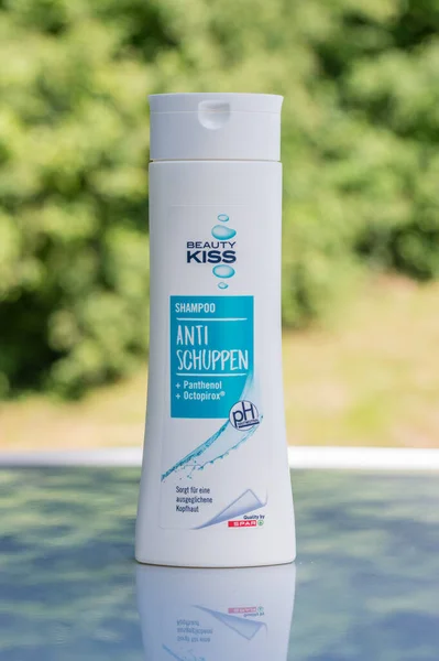 Podcetrtek Eslovenia Junio 2022 Beauty Kill Dandruff Shampoo Calidad Por — Foto de Stock