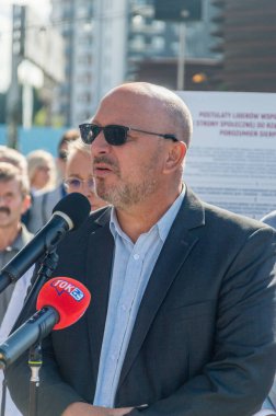 Gdansk, Polonya - 31 Ağustos 2022: Ireneusz Pilarski, Ağustos Anlaşmalarının 42. yıldönümünde düzenlediği basın toplantısında.