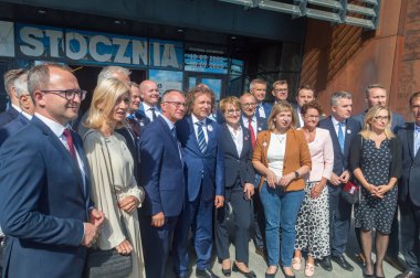 Gdansk, Polonya - 31 Ağustos 2022: Polonya yerel idare yetkilileri Ağustos Anlaşmalarının 42. yıldönümünde.