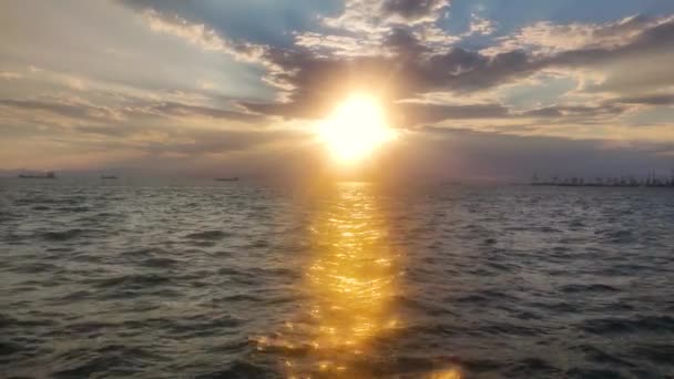ギリシャのテッサロニキの海の夕日 — ストック動画