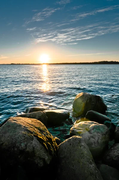 Paesaggio con rocce e nuvole — Foto Stock