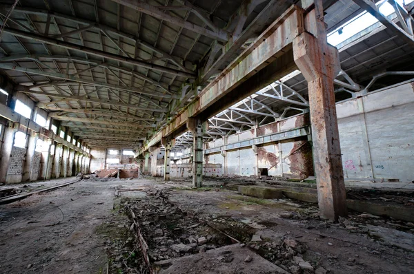 Παλιά και εγκαταλειμμένο εργοστάσιο εσωτερικό — Φωτογραφία Αρχείου