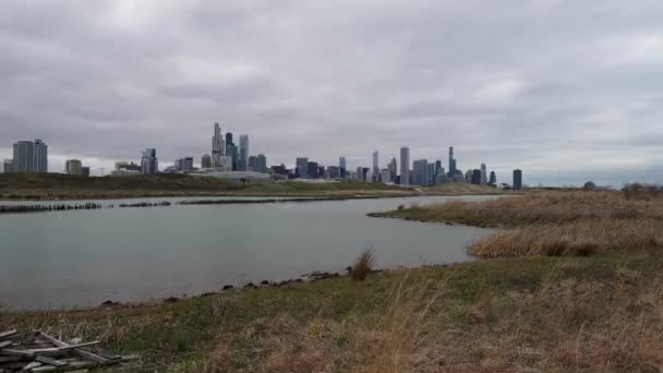 Panoramisch Chicago Skyline Uitzicht Stad Van Het Noordelijk Eiland Panning — Stockvideo