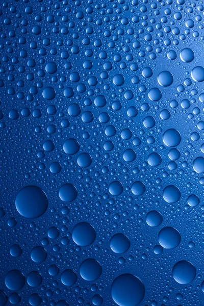 水滴露水下降影响纳米效应 lotuseffekt 蓝色浸渍排斥雨偏转器 — 图库照片
