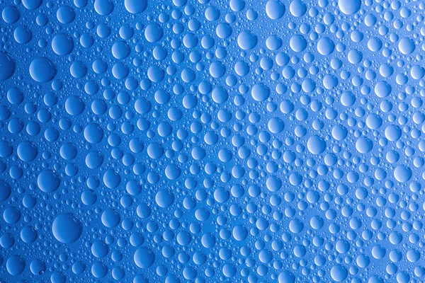 水滴串珠纳米效应沙头角 lotuseffekt 蓝色封口机排斥雨偏转器 — 图库照片