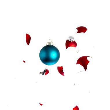 Noel top Noel ağacı mavi kırmızı süs süsleme etkisi patlama paramparça