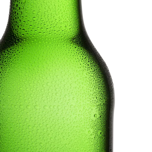 Garrafa de cerveja gargalo condensação pingando verde frio orvalho cerveja espuma cervejaria disco festa de verão — Fotografia de Stock