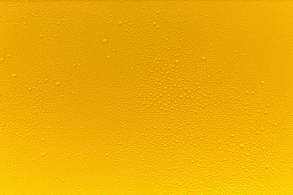 Birra rugiada gocce birra schiuma vetro oro corona schiuma onda oktoberfest condensazione birreria ristorante pils — Foto Stock