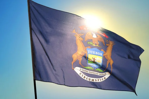 Estado Michigan Estados Unidos Bandera Ondeando Viento Frente Sol —  Fotos de Stock