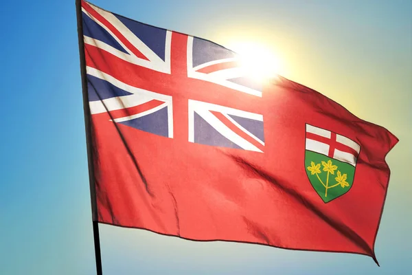 Флаг Провинции Онтарио Канады Размахивающий Ветру Перед Солнцем — стоковое фото