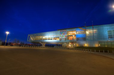 Clinton Kütüphanesi yan