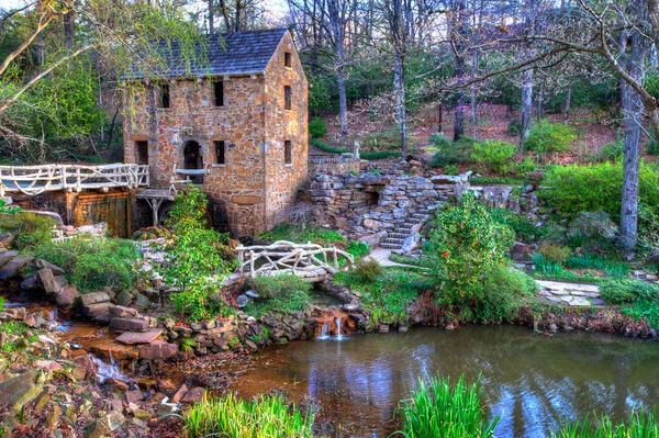 Vieux moulin, en hiver Image En Vente