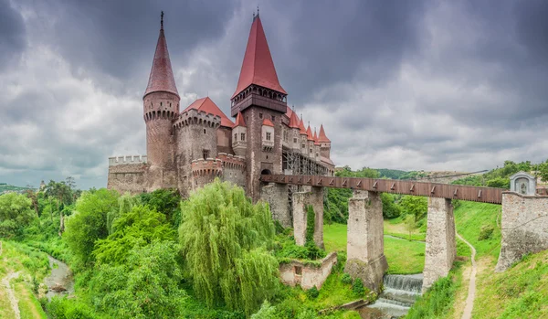 Castillo de Corvin, Rumania Fotos de stock libres de derechos